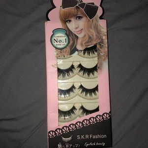 Fake lashes